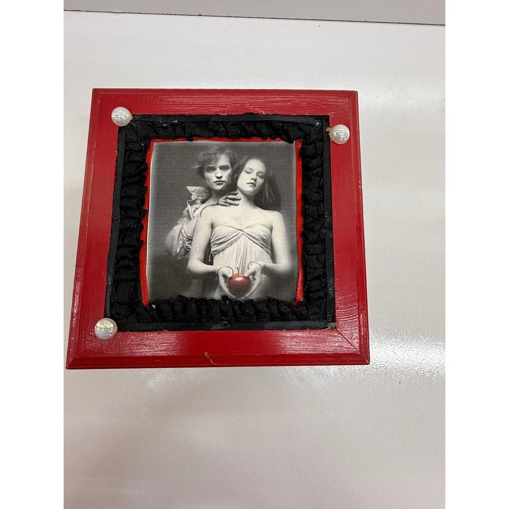 Twilight Saga Edward Bella Wooden Jewelry Trinket Box Red Black Gothic Decor 6x6